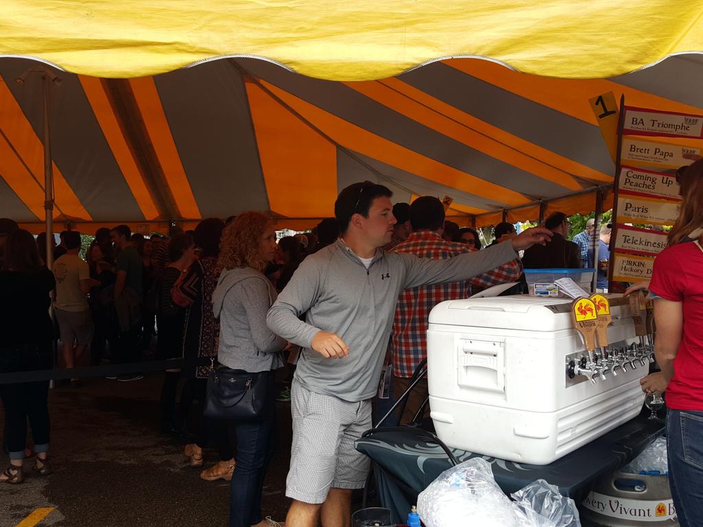 mycwilliamsii's tweet image. @breweryvivant with @HighFiveProgram for Wood Aged Beer Fest  #WABF15 #lesstrashmorefun