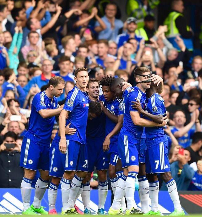 CesarAzpi's tweet photo. Together we are stronger! 💙 @ChelseaFC   Juntos somos más fuertes! #CFC #KTBFFH http://t.co/0VGuxDOpLi