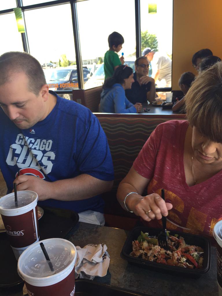 getfree13's tweet photo. Look who we ran into building our business, my mom!! So we had lunch together. Build it now to do this all the time http://t.co/jv6H8zTftv
