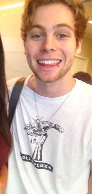 banilagrin's tweet photo. Como cuando cambias a luke por su hermano 😍😍
#whoisluke
#ilovejack http://t.co/4w8vJIXTI7