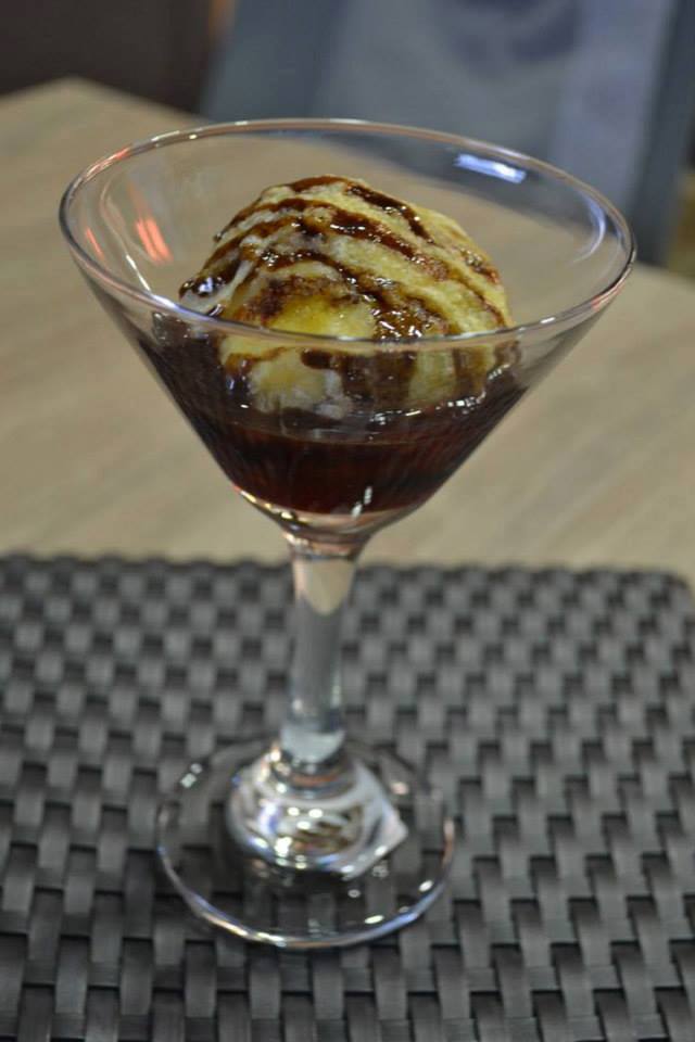YappanSushi's tweet photo. A disfrutar el sol com un tempura helado http://t.co/pAYgYqlA3X
