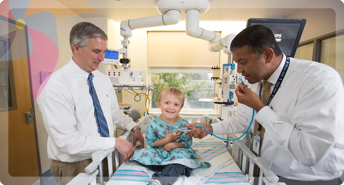 gene_hobbs's tweet photo. Love the new @uncchildrens Critical Care Tips page with @BennyJoyner1 #CutePatient #ProudDad http://t.co/vfucebI4i9 http://t.co/nmBnIJksMP