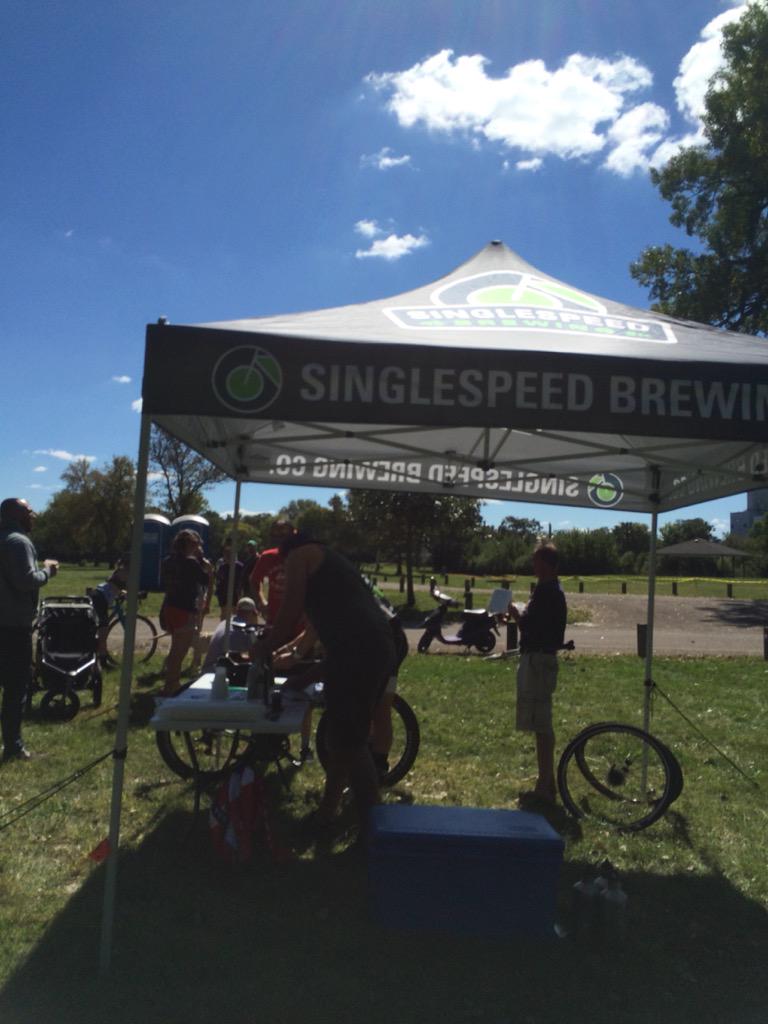 fooosh's tweet photo. If there's anything better than watching @Joshumah race while drinking @SingleSpeedBeer I don't want to know http://t.co/Gpqdcle52S