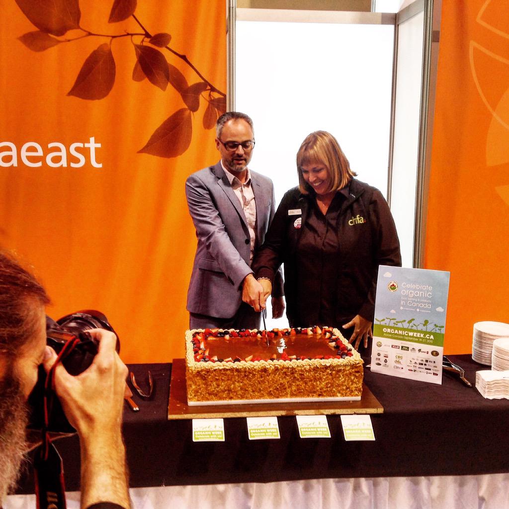 CAhealthfood's tweet photo. Happy #OrganicWeek Canada! http://t.co/3KfHxgF4gR