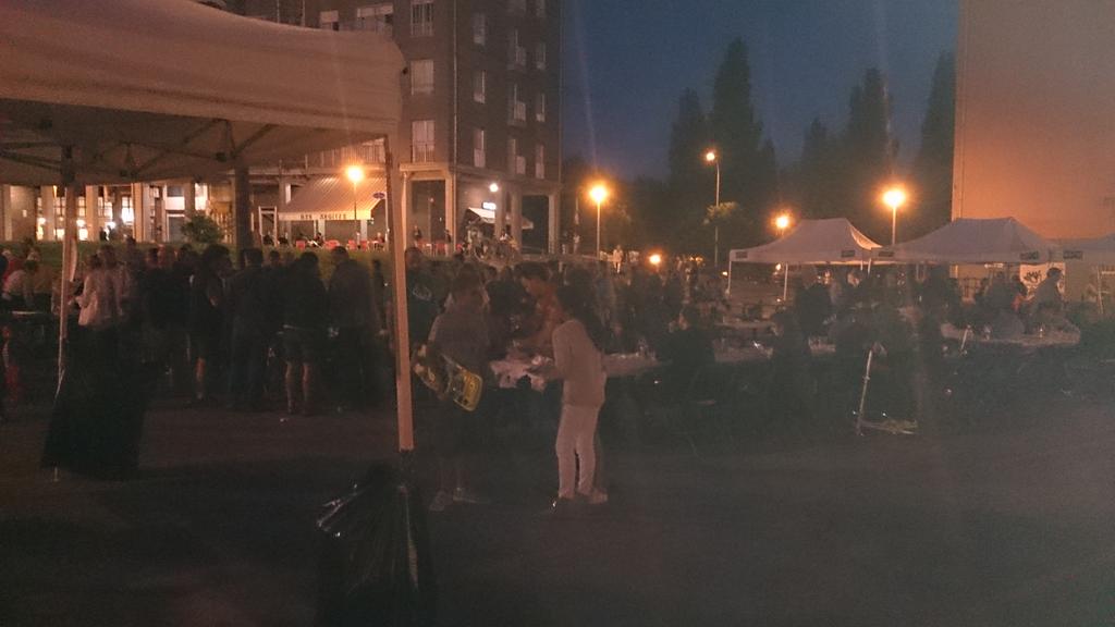 Hau da hau giroa daukaguna herri afarian! / ¡Vaya ambiente tenemos en la cena popular! #EginKoxk! #Zaporeak