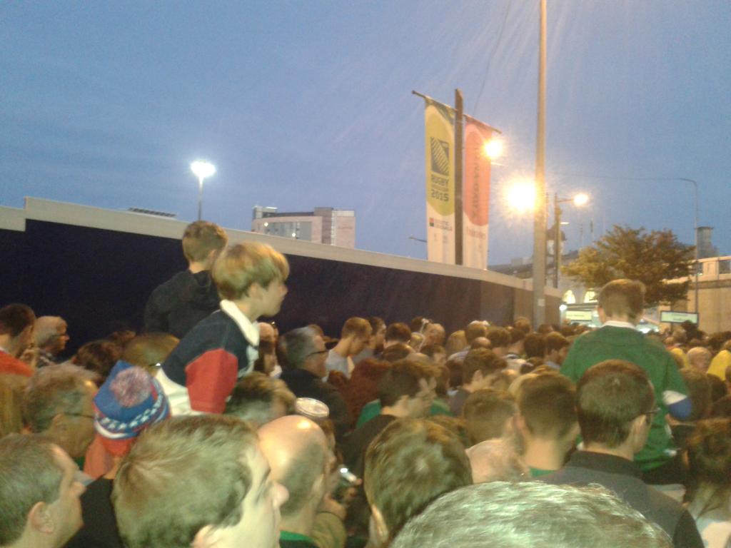 delphguyom's tweet image. Train misery... thanks @FGW great start of rugby world cup! Child crying