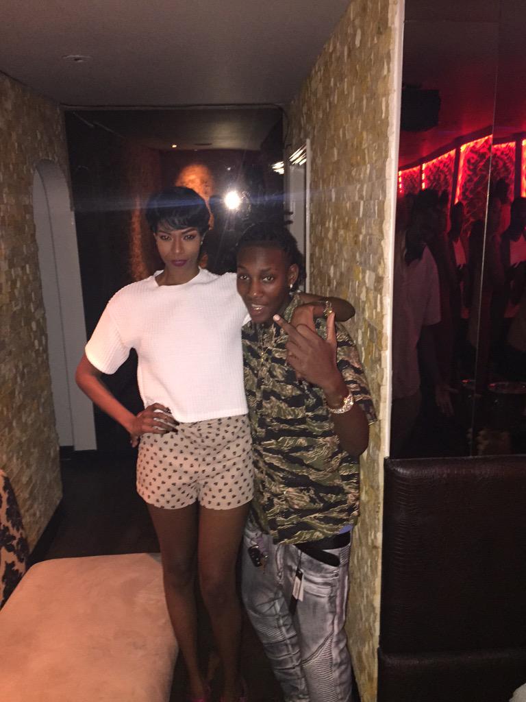 SameOGHaze's tweet photo. @JamekaRobinson cool ass lookin like a model these days 😘 #privyhouston http://t.co/u160UEw1TM