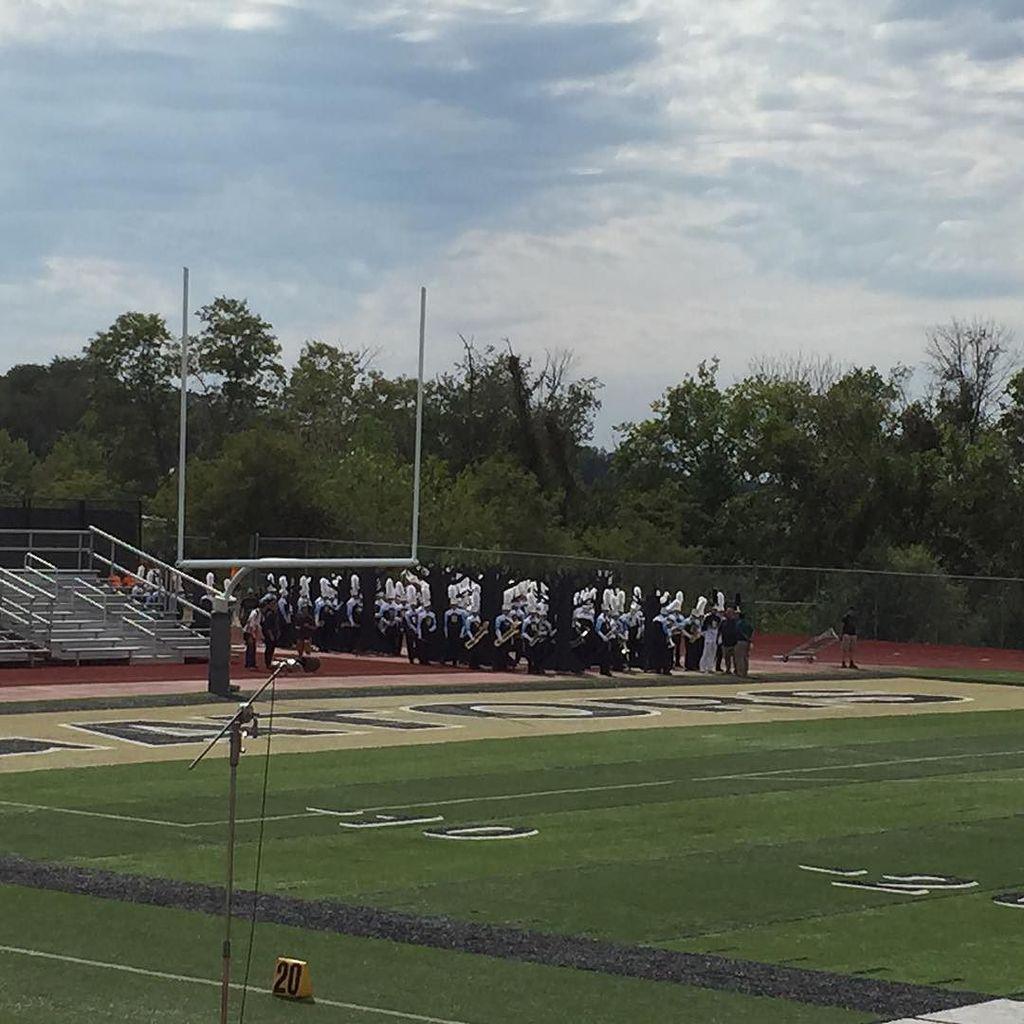 NorwinBand's tweet photo. Ready to take the field!! #NorwinBand #NorwinGuard #15642 #marchingband #BOA http://t.co/qD4M8pz1dV http://t.co/HeKmSAoxOx