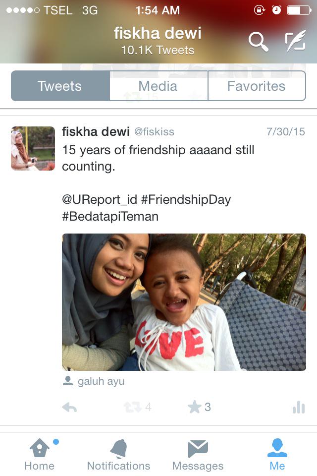 fiskiss's tweet photo. Thankies @UReport_id for this paper bag full of cute things. 

#BedaTapiTeman
#FriendshipDay

@glhayu http://t.co/TIKTEn8bGe