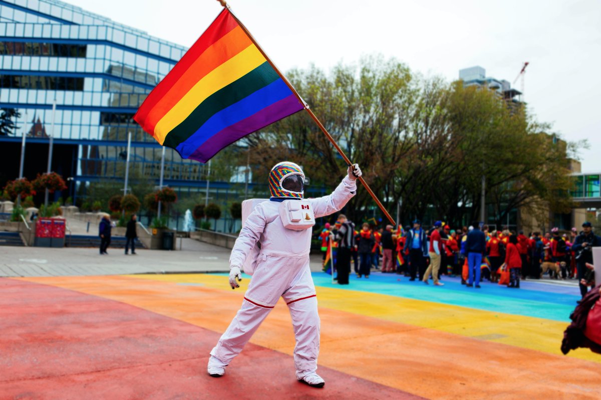 CalgaryPride's tweet photo. Loving all the events at @Beakerhead this weekend, it was awesome having them join in our parade! #Beakerhead http://t.co/QuWJvNcUP4