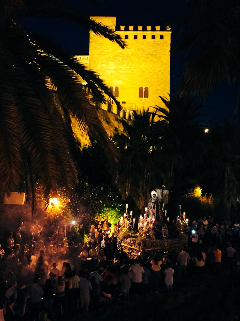 Momento inédito. La Soledad procesiona por la Villa #MagnaJubilarEgabrense