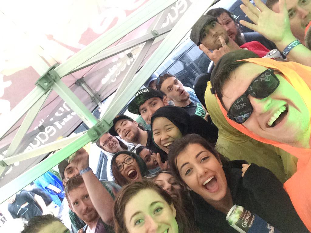 cassengineer's tweet image. When @the_edge keeps you dry at @RiotFest #theweathermanisaliar #gonnamissgwar #canihavefreethings?