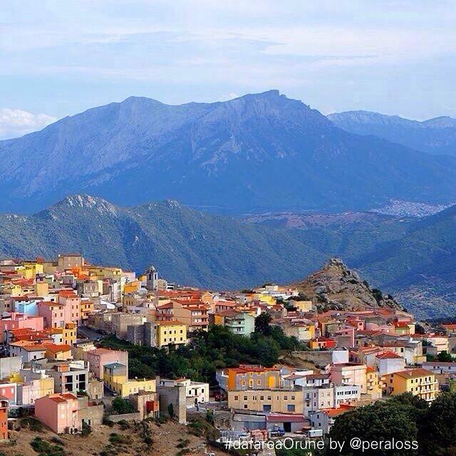 igers_sardegna's tweet photo. Oggi per la rubrica #dafareinSardegna abbiamo scelto una foto di  @peraloss che ci porta a Orune, paese della Barba… http://t.co/2k1tjb3IqS
