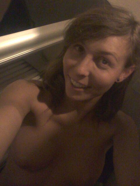Tanning time!!! http://t.co/oFIgU0Qzg8