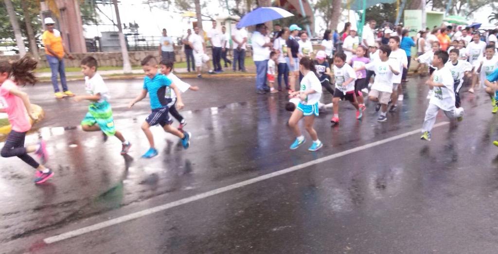 alejandrordz_29's tweet image. En familia kilometros con causa 💪🏻. @Siinikoob @Ariadne_Luna @timijaguar #YoElegiCorrer por la paz escolar.