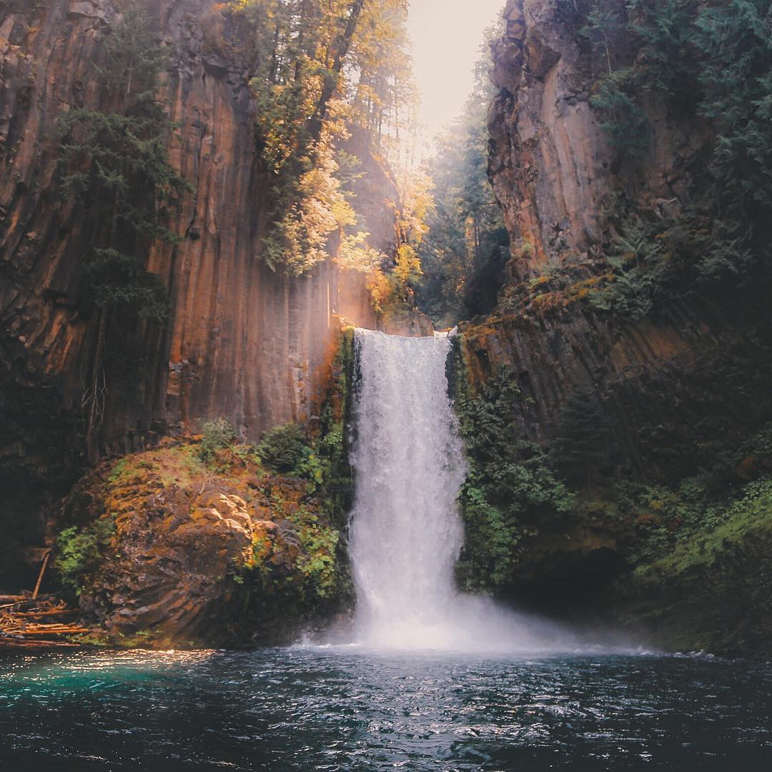 EarthPix's tweet photo. Toketee Fall, Oregon | Photo by Nick Verbelchuk http://t.co/xAwUmszKkC
