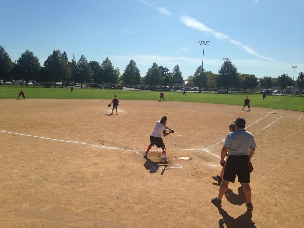 PMSA_Softball's tweet photo. Having fun to save 2nd base!! #komen #pdx #Portland #DeltaPark #saving2ndbase #savethetatas #softball #oregon http://t.co/vMJwAp7GO4