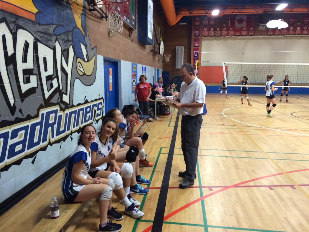 EcoleMcTavish's tweet photo. Senior girls getting their strategy from coach Tremblay! #Fmpsd http://t.co/mcYlcT3dzS