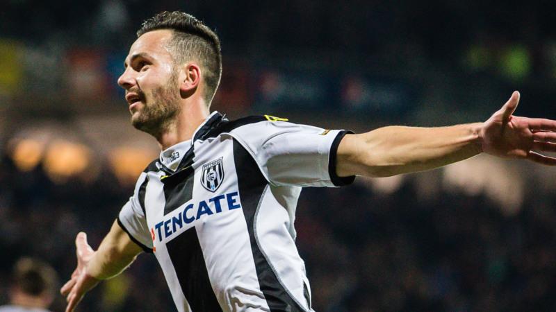 NOSsport's tweet image. Wie stopt Heracles Almelo? De club nestelt zich aan kop door een historische zege op PSV. nos.nl/l/2058650