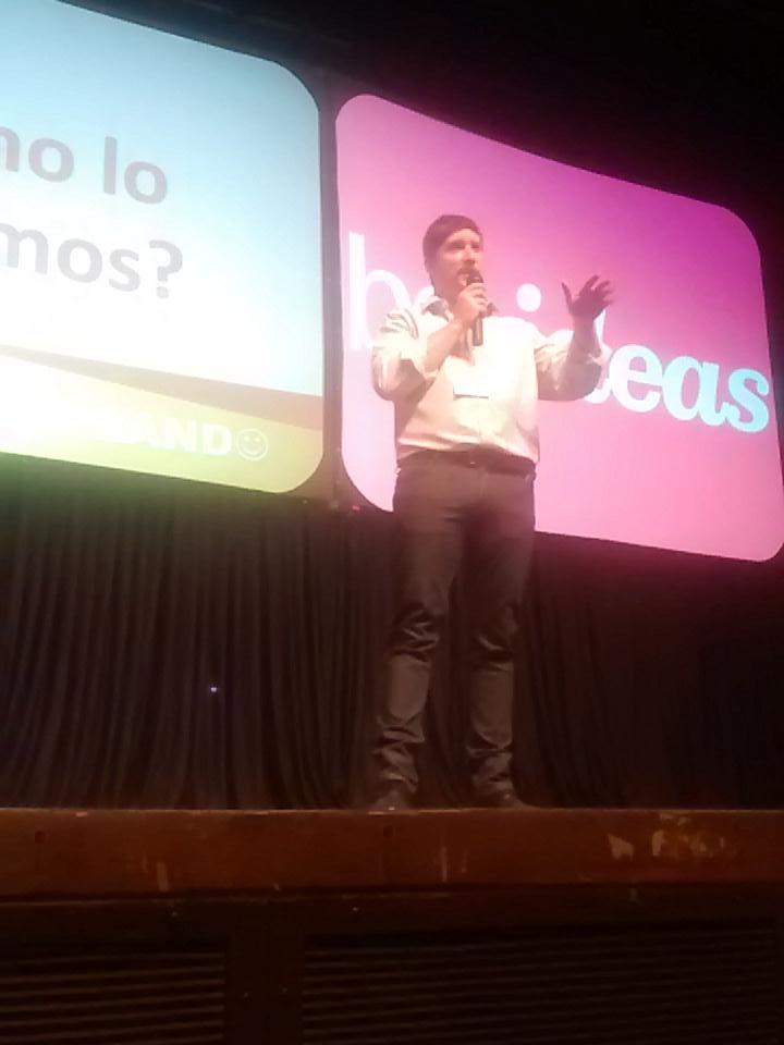 GiibanOk's tweet photo. SER FELICES PARA LUEGO SER EXITOSOS #beIdeas mentes mej😀rand😀 http://t.co/PT4AhD1a8h