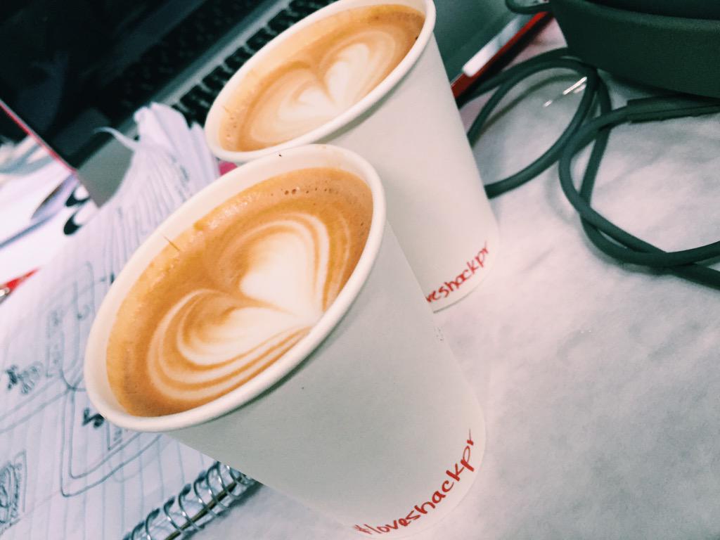 bolitademofongo's tweet photo. #HackPR2015 #HackPR15 #loveshackpr @HackPuertoRico @loveshackpr @MLHacks http://t.co/mqRn3ujmrQ