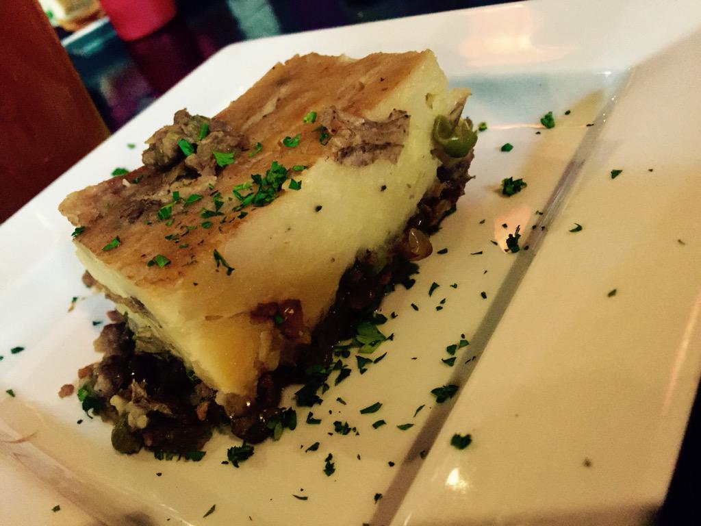 ByKatieBorrelli's tweet photo. 👍🏻 @lostdogcafe lentil shepherd's pie #BingRW http://t.co/D6v49Rteiq http://t.co/eUkdFb0owu