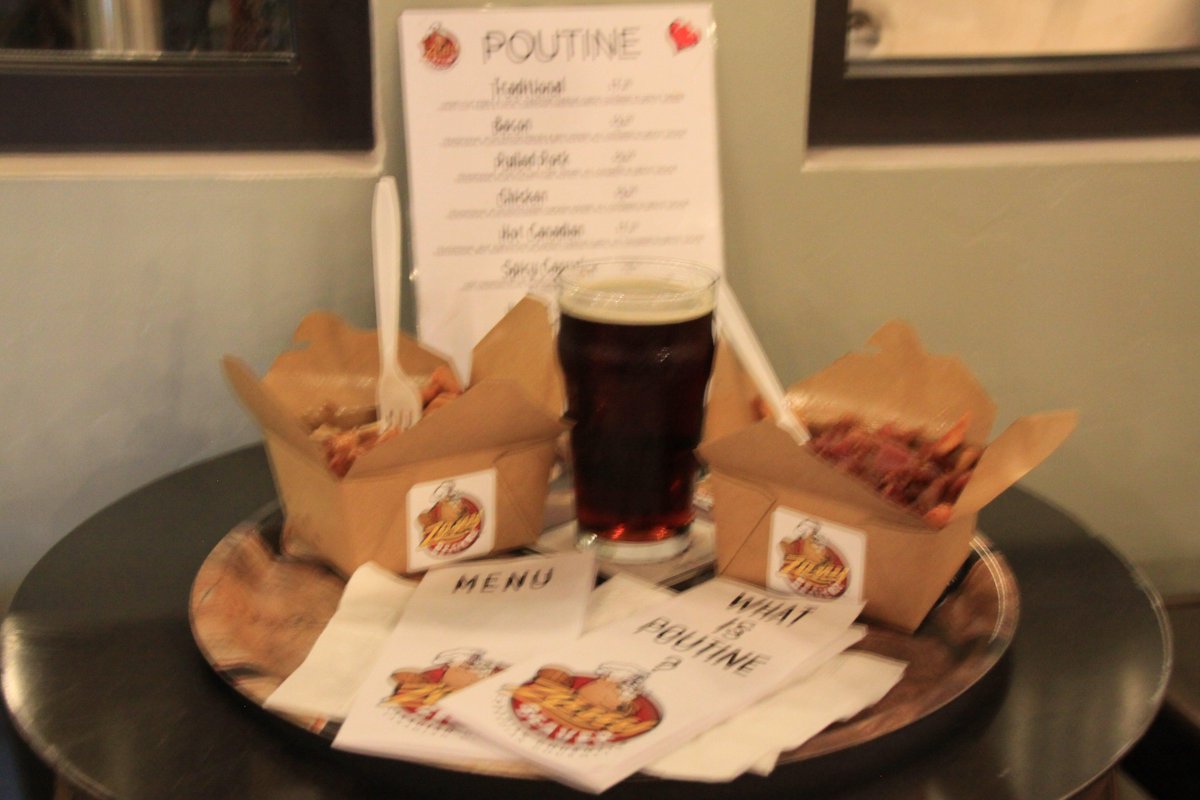 ZanyBeaver's tweet photo. Bonjour! Enjoy great #Poutine &amp; #CraftBeer tonight @DragoonBrewing 5 to 9 pm #HangingWithTheBeaver #FoodTruck #Tucson http://t.co/6vLeIN5KQQ