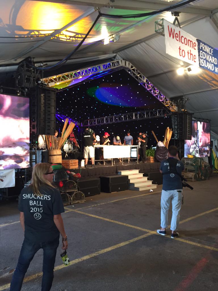 RPOysters's tweet photo. Heat #1 in the Raspberry Point International Oyster Shucking Championship is underway. #Shellfish20th #321Shuck http://t.co/IkX8mlDROs