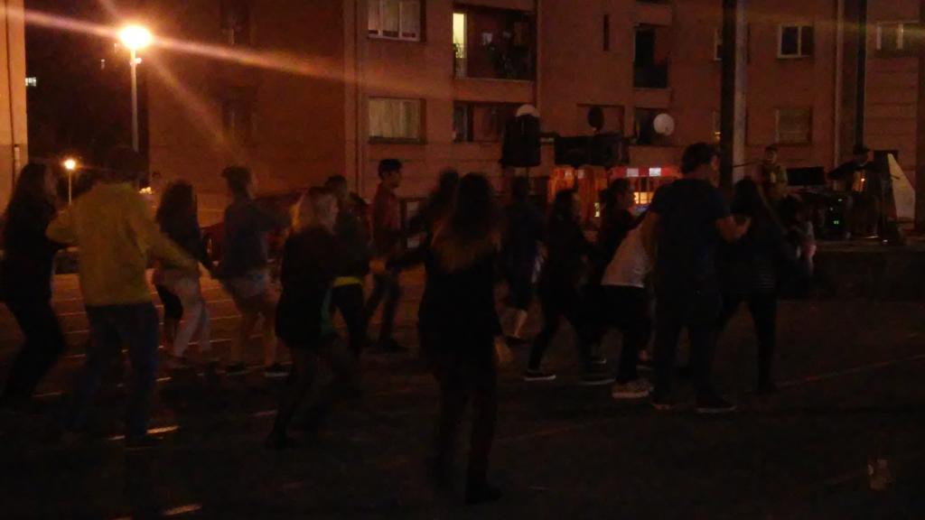 Festa amaitu nahi dugu, baina jendearen festagiroarekin eta Erromeriarekin ezin amaitu!! Gora dantzariak!!