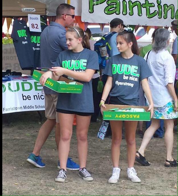 FTMS_Flyers's tweet photo. Spreading kindness at the Spoonbread Festival! Come see us. #dudebenice #spoonbread15 http://t.co/D6cxeTLDlx