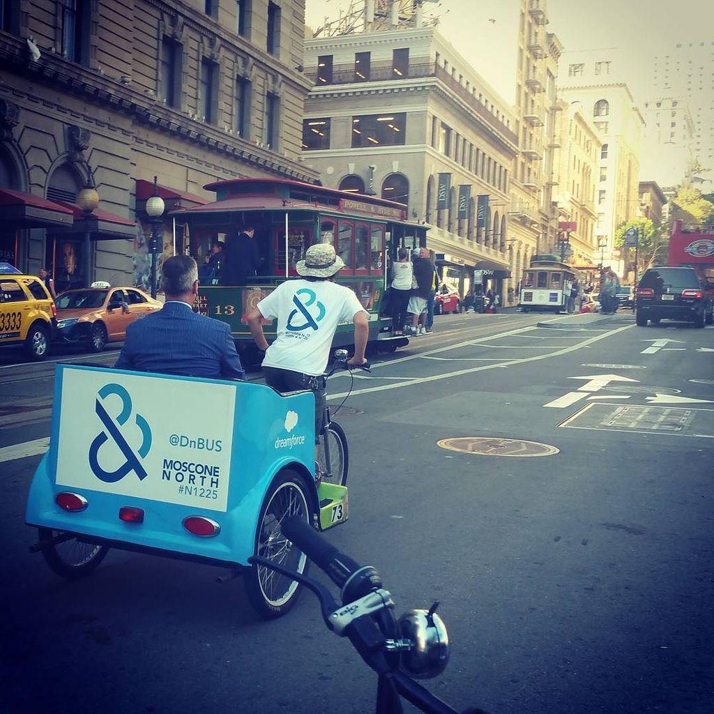 acablecar's tweet image. And another photo of me!! Thanks for taking my photo! The different ways of which you can get to the top!

#cableca…