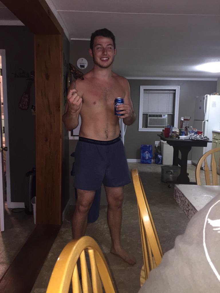 laurenGfrazier's tweet photo. #ManCrushMonday @BBenton16 http://t.co/3JjkOwoZGv