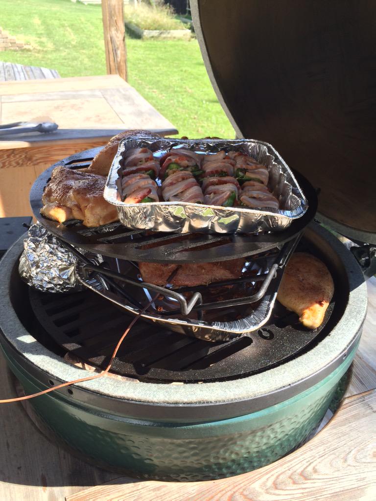 CharAndSpice's tweet photo. Loaded up today!  #biggreenegg #BBQ http://t.co/ravOPz3MMm