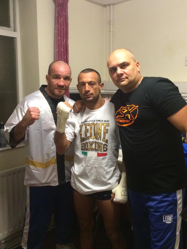 MatchroomBoxing's tweet photo. . @devis_boschiero backstage - should be a corker! #SmithBoschiero #TheWorldAwaits http://t.co/AvlylClTNm