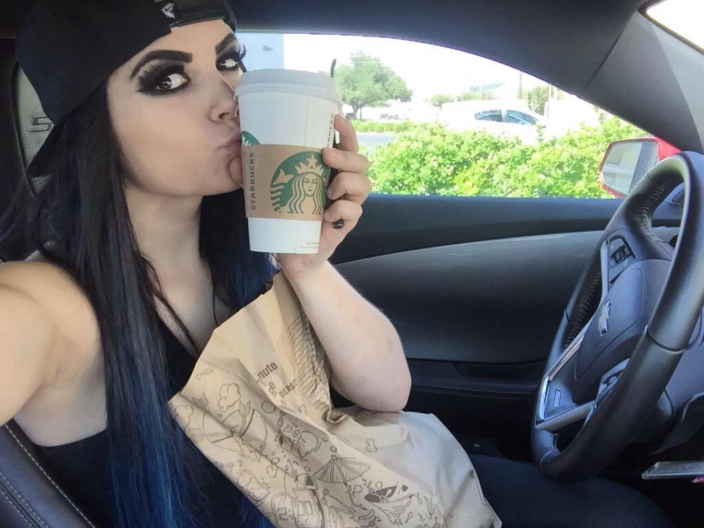 UntamableVerve's tweet photo. Starbucks and Chipotle completes me. http://t.co/54mobBkQyg