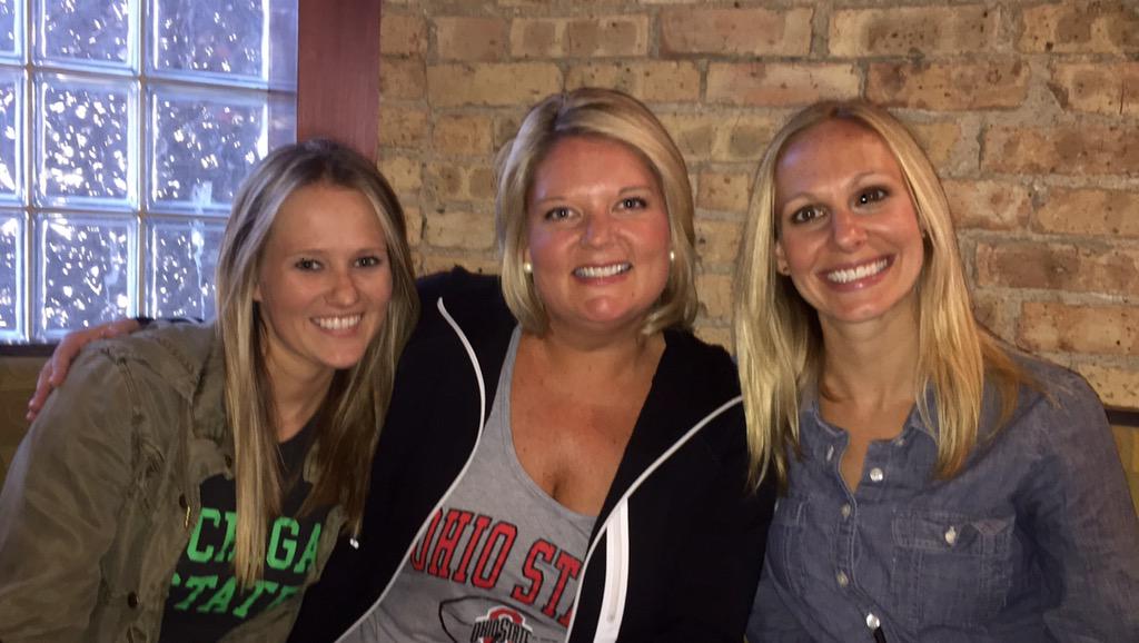 Yay for Saturday football and fun times with <a href="/yello_co/">Yello</a> friends <a href="/AliSchaff/">Ali Schaffeld</a> &amp; <a href="/KarlyCasey/">Karly Casey</a>!! 🏈🏈