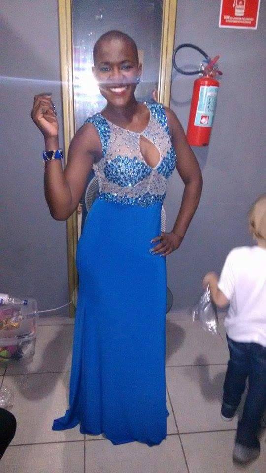 angelicaramos's tweet photo. Tudo pronto para o desfile! (loja @gowara)!  #LookTop #FazerOBem #SemOlharAQuem #AutenticidadeSempre http://t.co/JdeC5Gf6o5