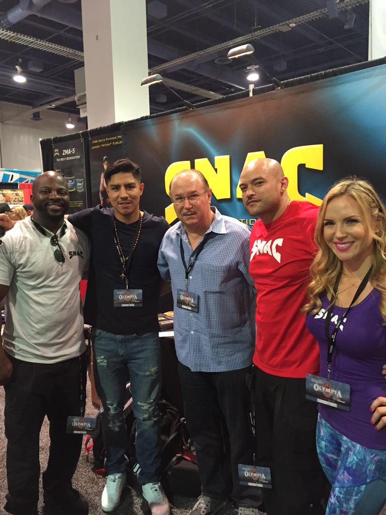 jessievargas_'s tweet photo. @ the #mrolympia in Vegas with my friends from the @snacsystem #snacsystem. If you're in Vegas come visit us http://t.co/frV13kCZBi