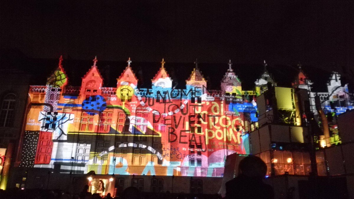 Laurencecom's tweet photo. #Liege #Karbonkabaret avec Dudule ! Incroyable :) quel spectacle. #surprise #enchantee #suisliegeoise #jaimemaville http://t.co/AeA4iiblTj