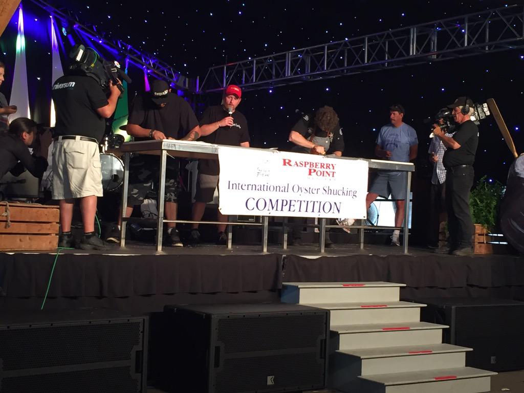 PEI_Shellfish's tweet image. Heat #7 of the @RPOysters International Oyster Shucking Championship is Jason Nagy &amp;amp; @ShuckerPaddy! #shellfish20th