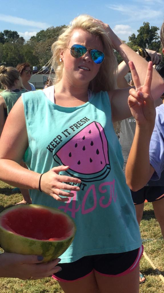 morgan_wolfe18's tweet photo. when you're mad about the watermelon in your hair #ChopWeek2015 #adpiloveslambdachi http://t.co/OznhzyYYIV