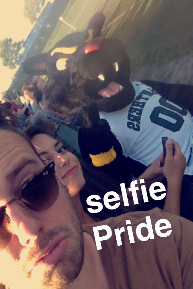 mitchyCLINT's tweet photo. @UPEIPanthers #pantherprideselfie #gopanthersgo #upeipride Lets go boys🐱 http://t.co/nValIMEGZs