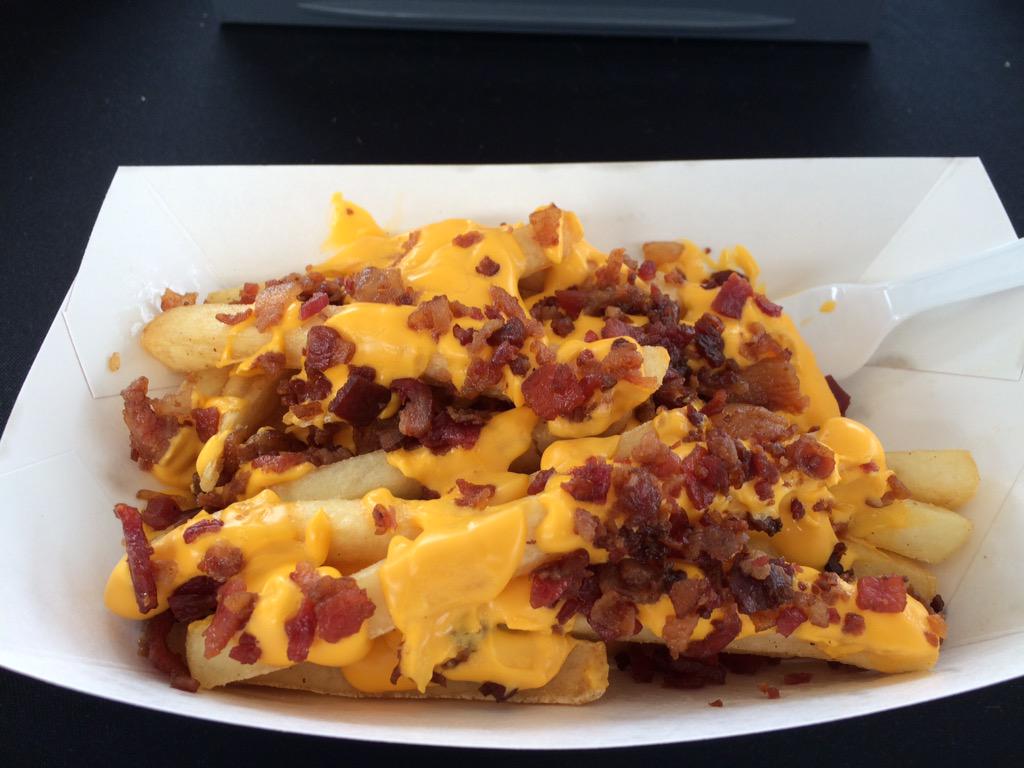 BradyBasner's tweet photo. No thank on the extra cheese, I'm watching my figure. @goodguys @4xspower http://t.co/f0XbwDKdnZ