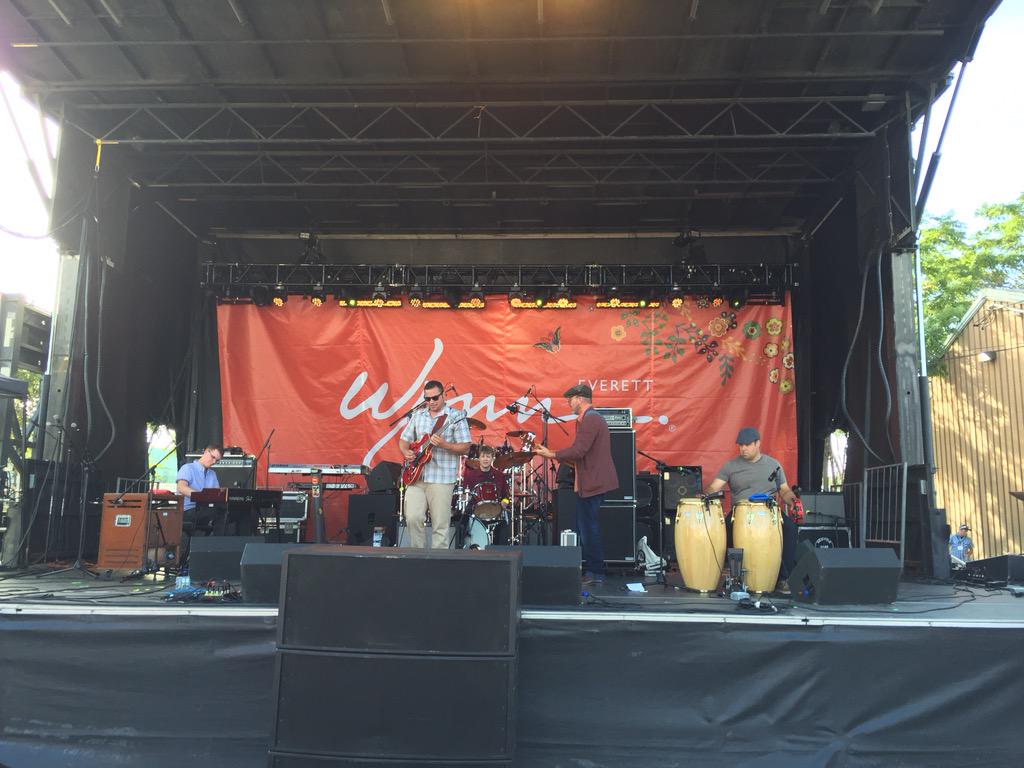 FTFofAmerica's tweet photo. Who's got the funk? @jalopyfunk is tearing it up here at Village Fest in @cityofeverettma http://t.co/2hbj2moIIH