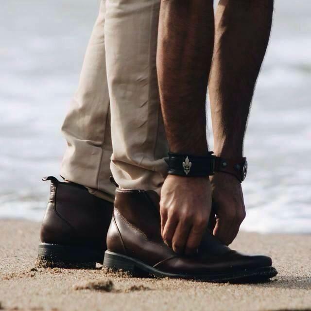 السعادة ✋
لآ ترحل مع أحد
أخبروا الراحلين بذالك 😌