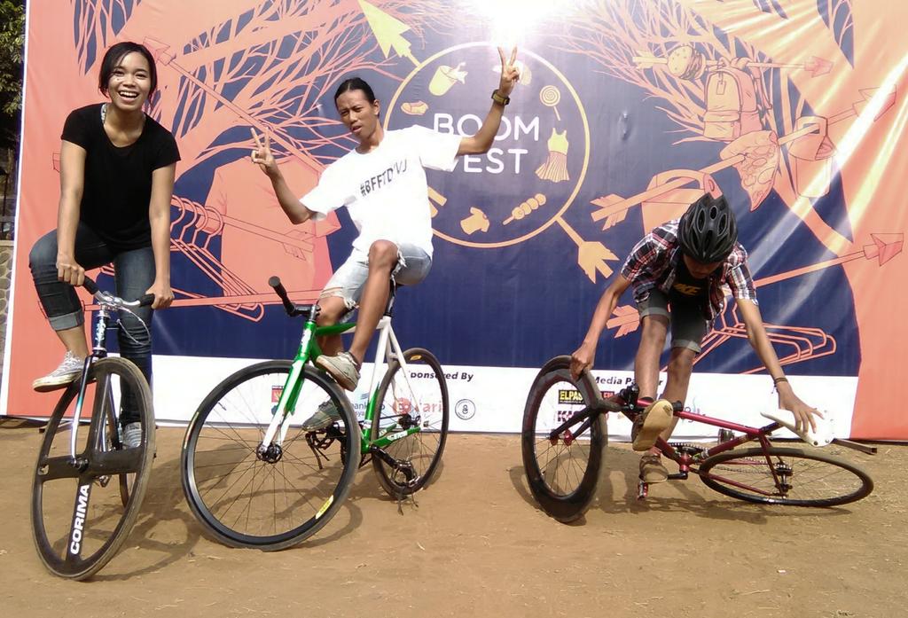 BGRFixedFaction's tweet photo. Sore ini kita akan perform di #BoomFest2015
Ayo #SupportYourLocalMovement datang ke Lap.Softball GOR Pajajaran http://t.co/qzYq5bHBeL