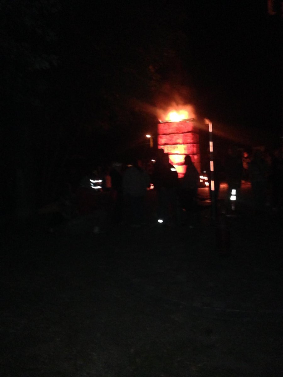 Fire sculpture 5 minutes till unveiling outside brewery #movetonewlondin