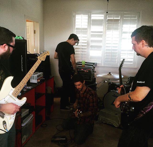 CatchHell666's tweet photo. The first practice in over 6 years. http://t.co/wfonovF27Q http://t.co/CZl277gp7X