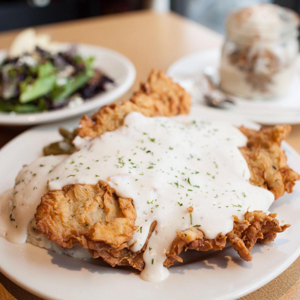 tulsafood's tweet image. Chicken Fried Steak from Caz's Chowhouse - bit.ly/1gn6IMk @TulsaRW @BradyArtsDist @okfoodbank