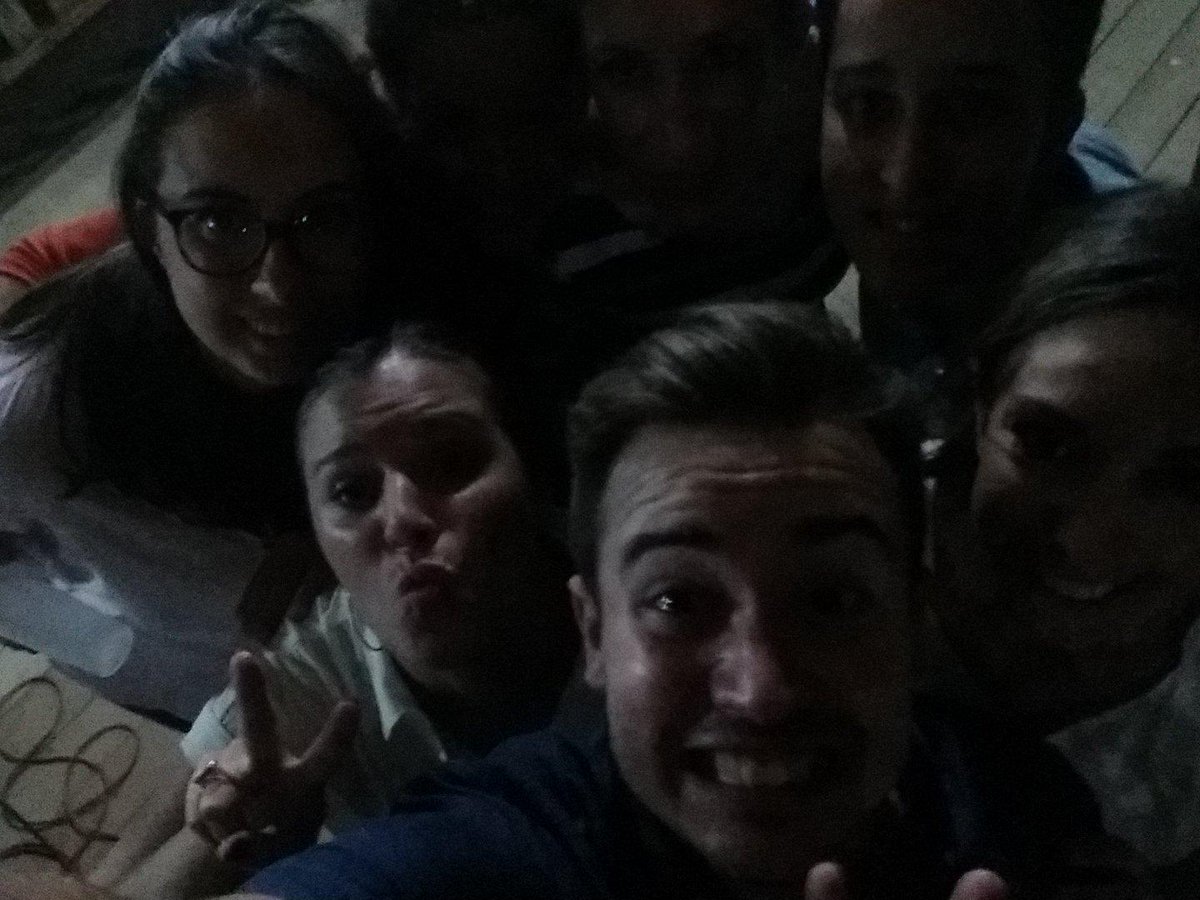 AndreaAf29's tweet photo. Porque mi vida yo la quiero VIVIR ASIIIIIIIIIIIIIIII #ellosúnicos! http://t.co/HTgYfitcvc